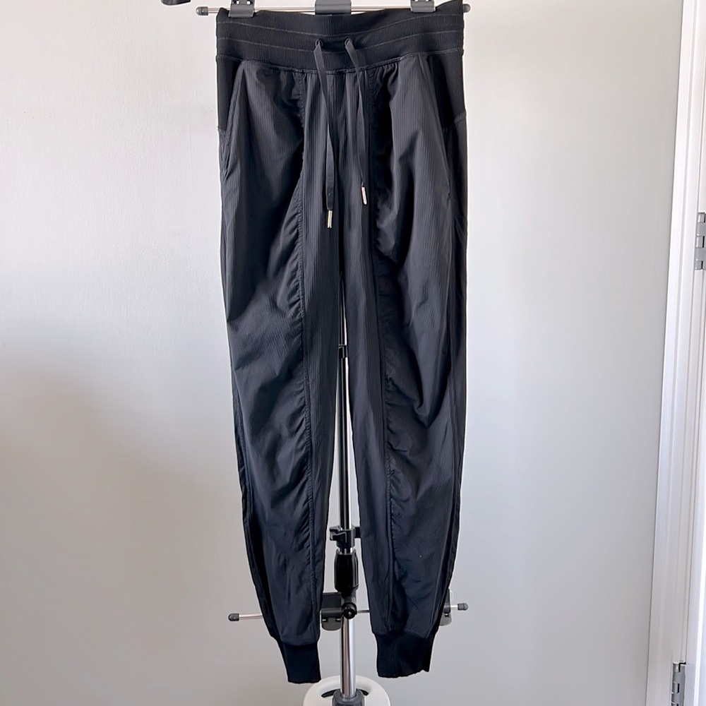 Dance Studio Mid-Rise Jogger